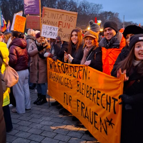 Plakat "Wir fordern Bleiberecht für Frauen"